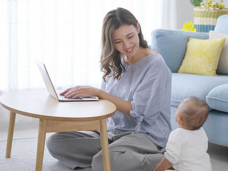 Family Visa Mother UAE is the sponsor
